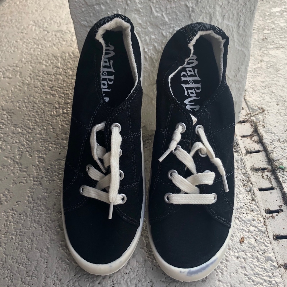 Black Sneakers